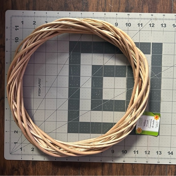 Floral Garden Willow Wreaths - Picture 2 of 9